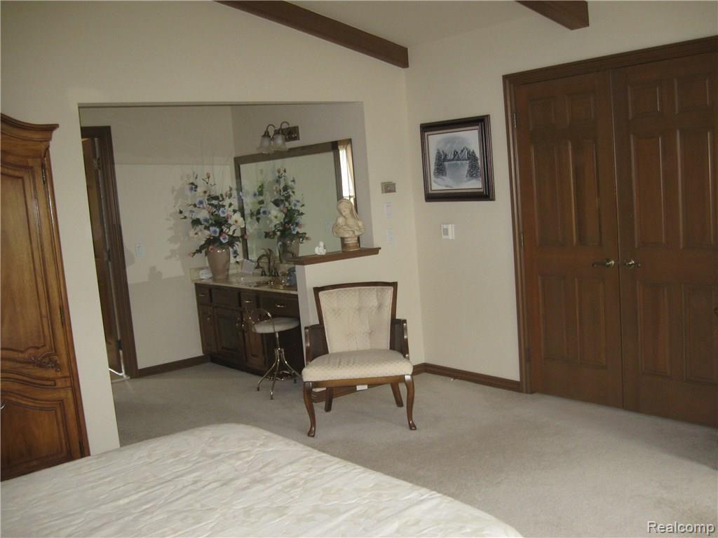2437 Munster Road Rochester Hills, MI 48309 - Photo 15 of 47