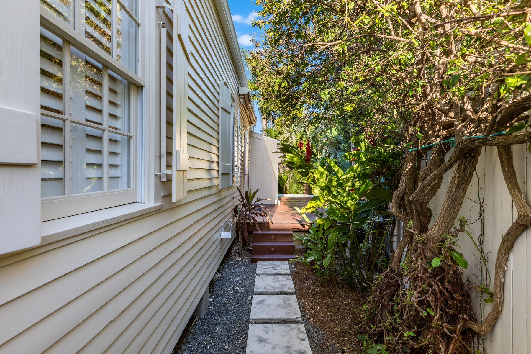 711 Elizabeth Street Key West, FL 33040 - Photo 36 of 36 a view of a back yard of the house