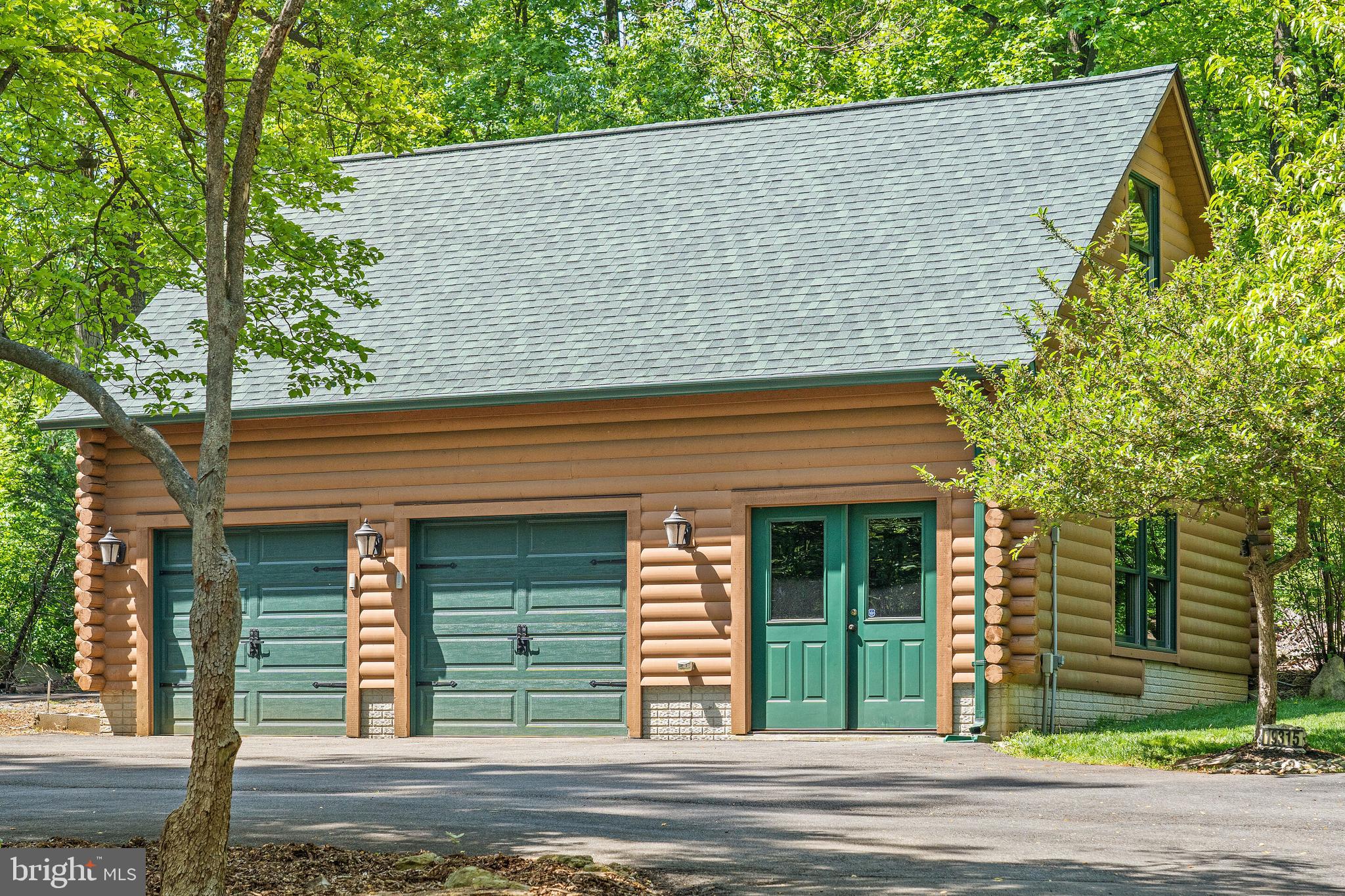 19315 Blue Ridge Mountain Road Bluemont, VA 20135 - Photo 3 of 75 Really nice 2 plus garage with bonus room above