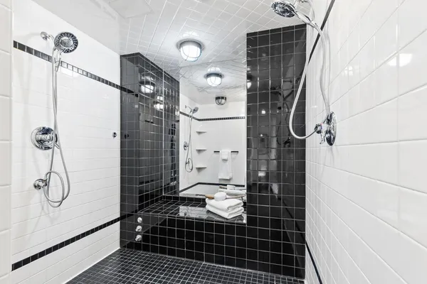 $1,049,700 | 3145 Dean Court, Unit 1100, Minneapolis, MN 55416