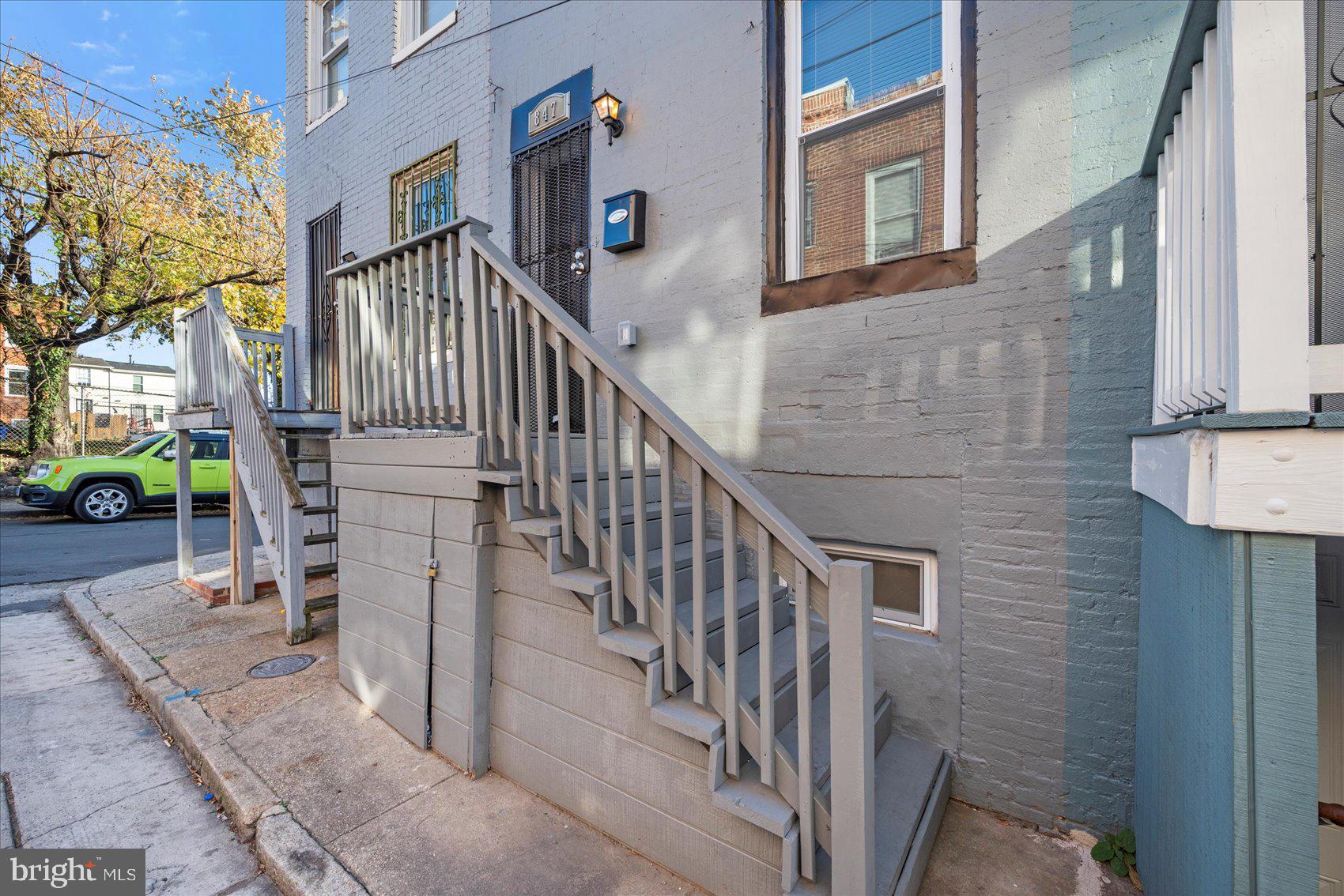 847 Reinhardt Street Baltimore, MD 21230 - Photo 4 of 41 a view of entryway with a front door