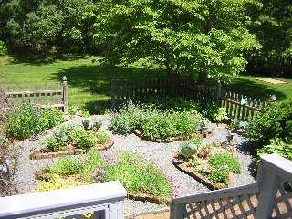 563 King Road Tiverton, RI 02878 - Photo 2 of 8 Yard/Garden.