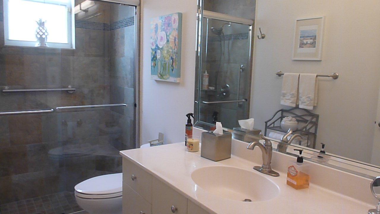 6457 Colomera Drive Boca Raton, FL 33433 - Photo 16 of 22 2nd Bathroom