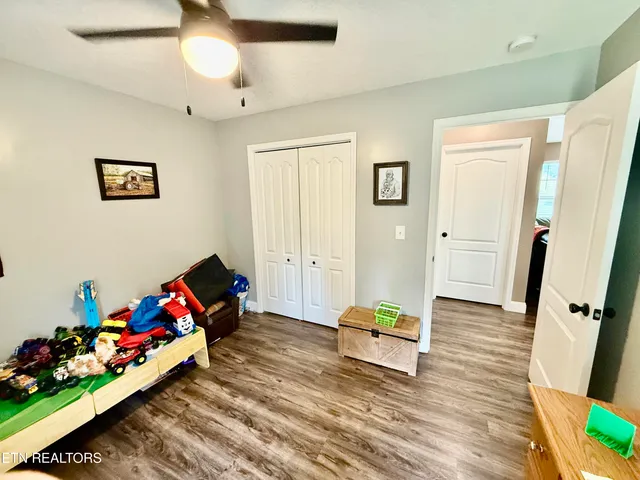 $274,900 | 2670 Sharps Chapel Road, Sharps Chapel, TN 37866