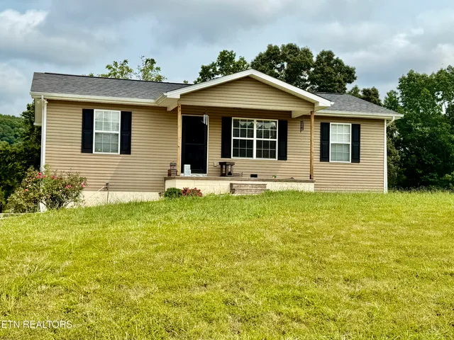 $274,900 | 2670 Sharps Chapel Road, Sharps Chapel, TN 37866