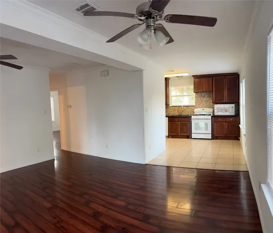 $1,500 | 4911 Oleander Street, Unit B, Pasadena, TX 77586