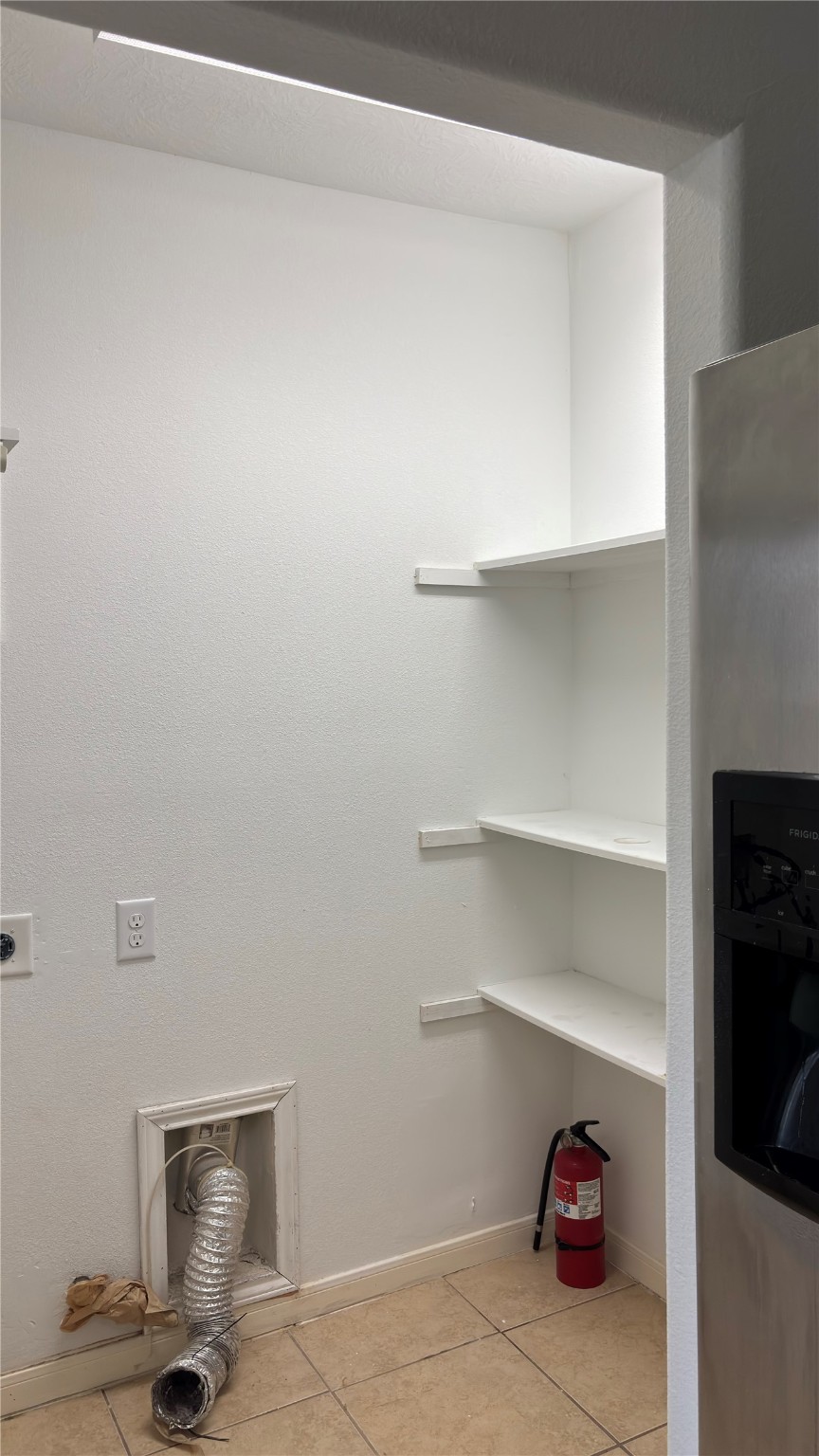 4911 Oleander Street, Unit B Pasadena, TX 77586 - Photo 20 of 34 Pantry view