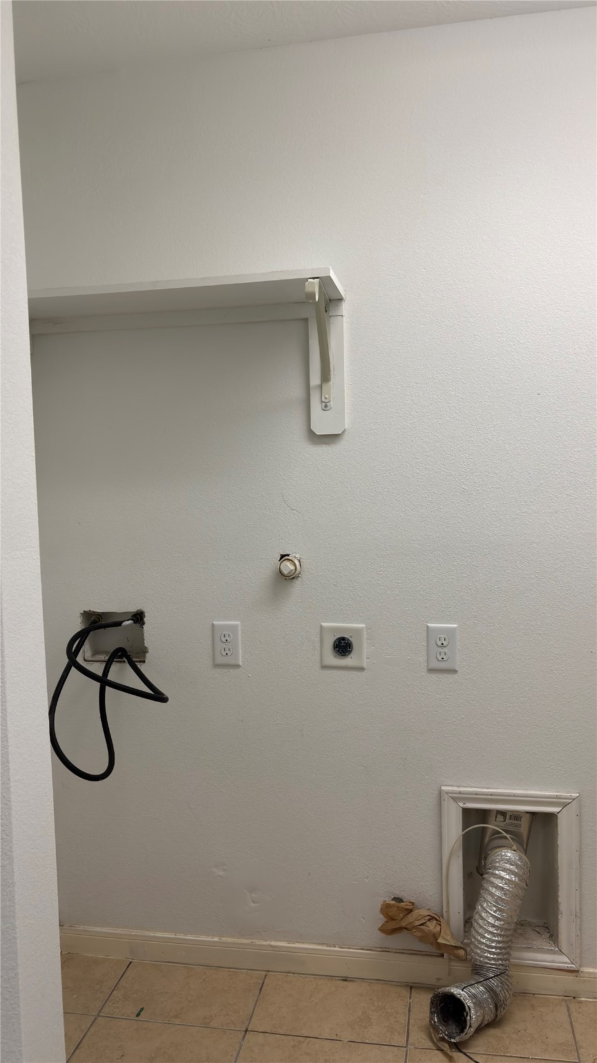 4911 Oleander Street, Unit B Pasadena, TX 77586 - Photo 21 of 34 Washer and dryer connections