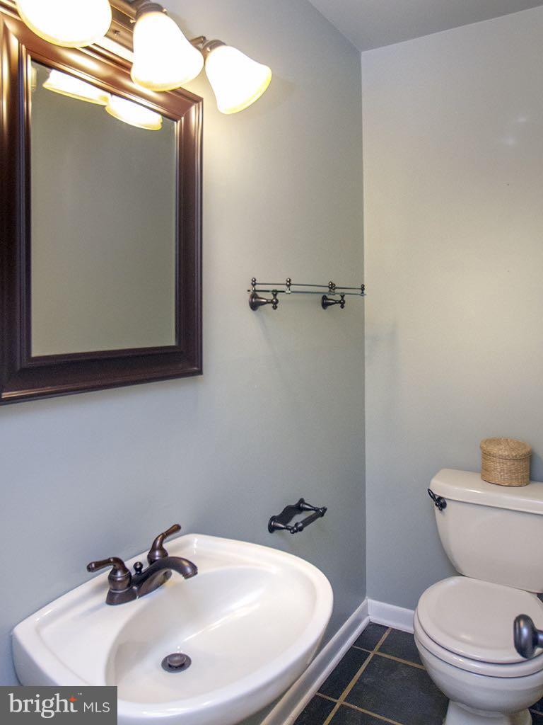 17207 Wesley Chapel Road Monkton, MD 21111 - Photo 21 of 30 Main lvl powder room w/ceramic tile