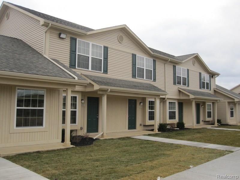 1310 Pine Ridge Drive Highland, MI 48357 - Photo 2 of 29