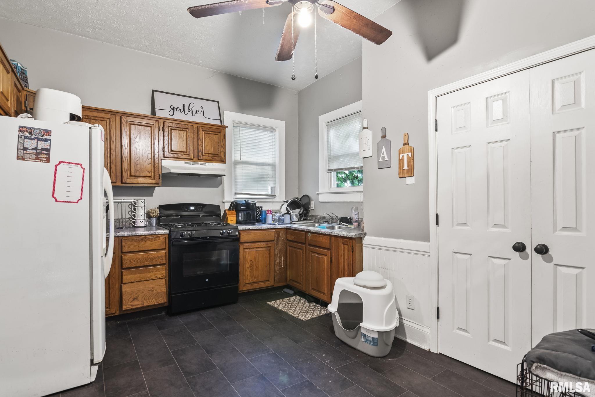701 East Ridgely Avenue Springfield, IL 62702 - Photo 8 of 25