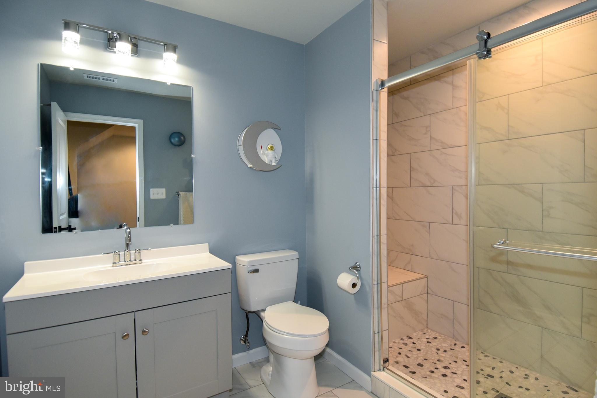 368 Winmeyer Avenue Odenton, MD 21113 - Photo 22 of 54 UPPER LEVEL 1 HALLWAY BATHROOM