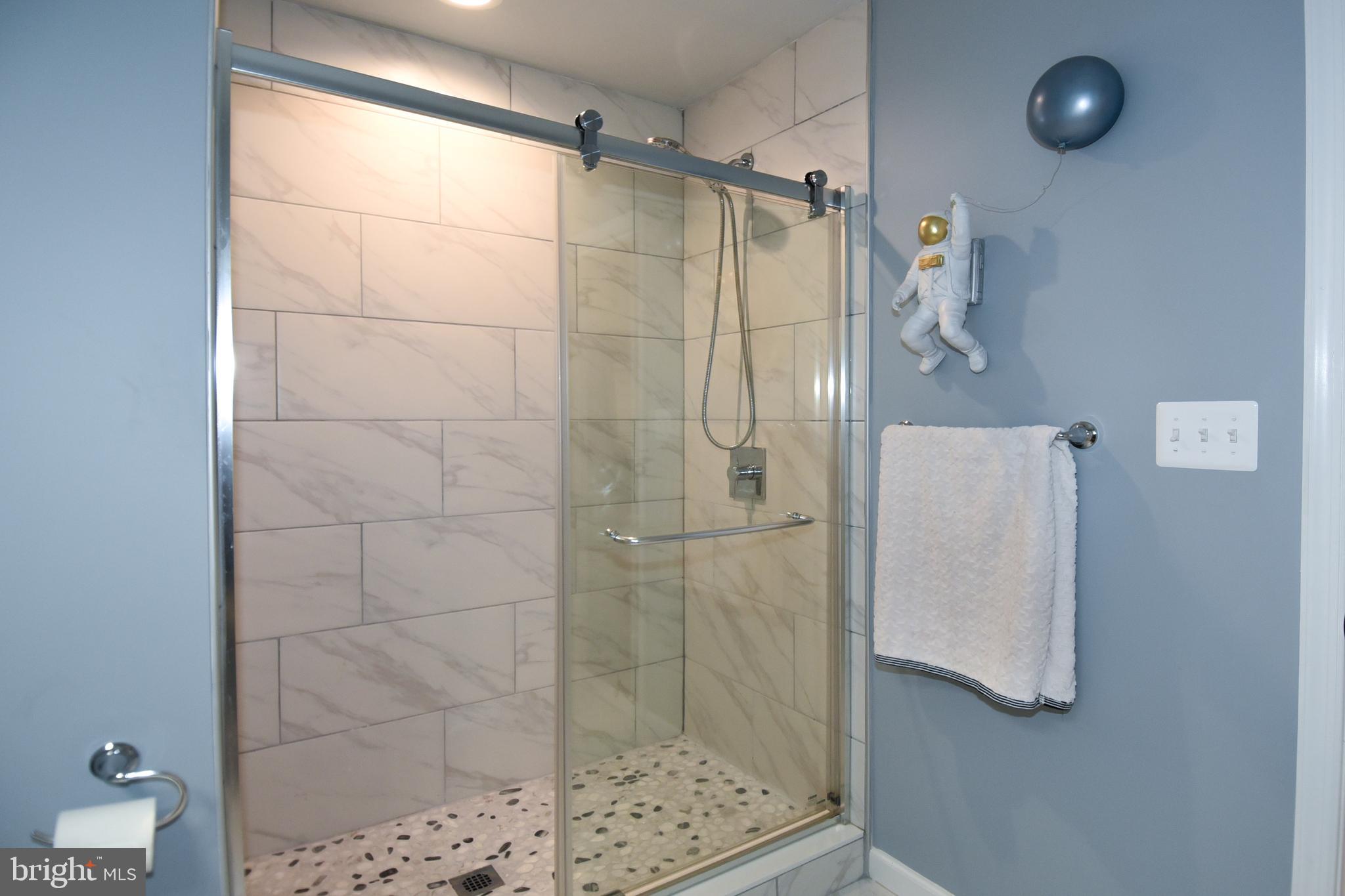 368 Winmeyer Avenue Odenton, MD 21113 - Photo 23 of 54 UPPER LEVEL 1 UPDATED TILED SHOWER