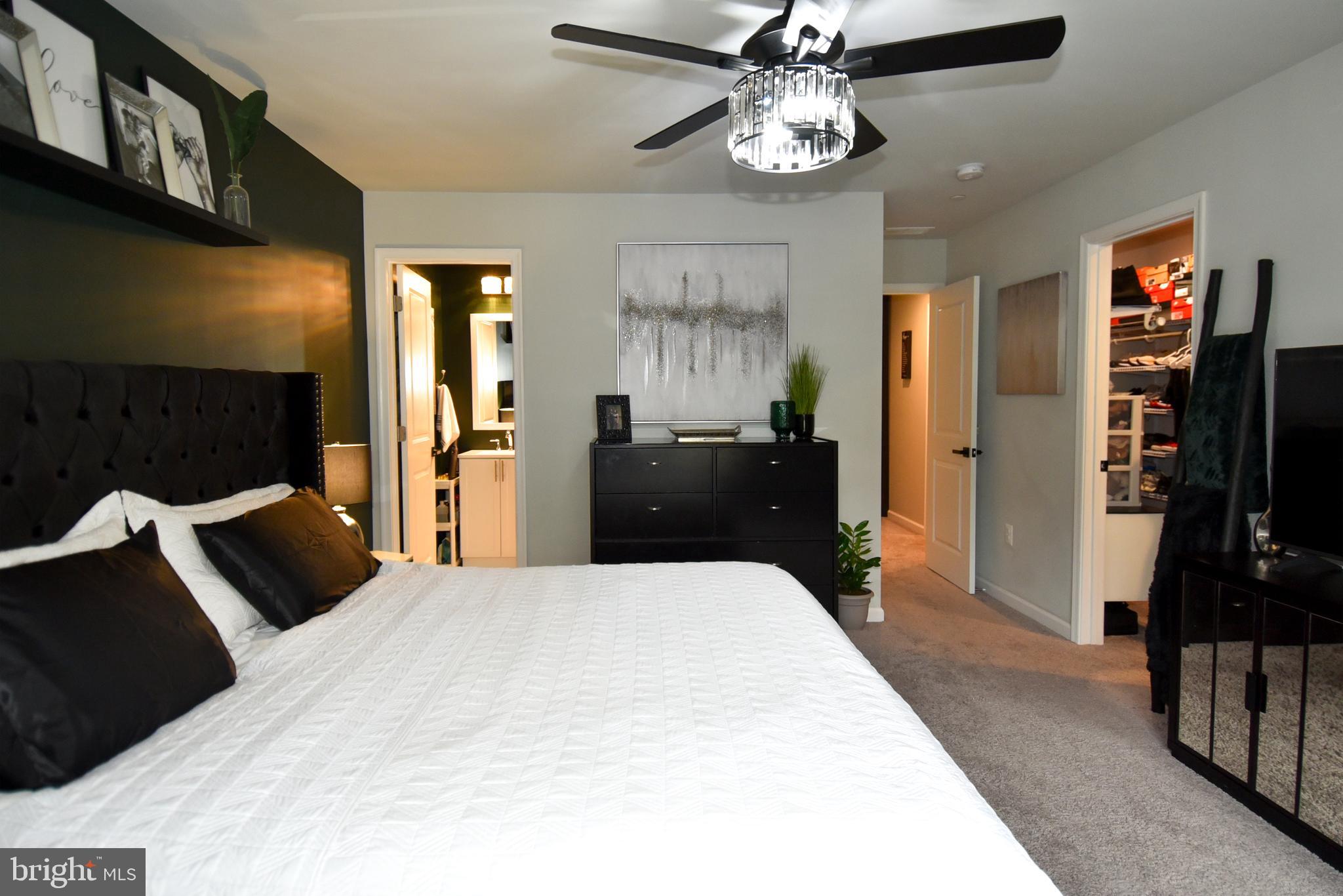 368 Winmeyer Avenue Odenton, MD 21113 - Photo 25 of 54 UPPER LEVEL 1 PRIMARY EN-SUITE