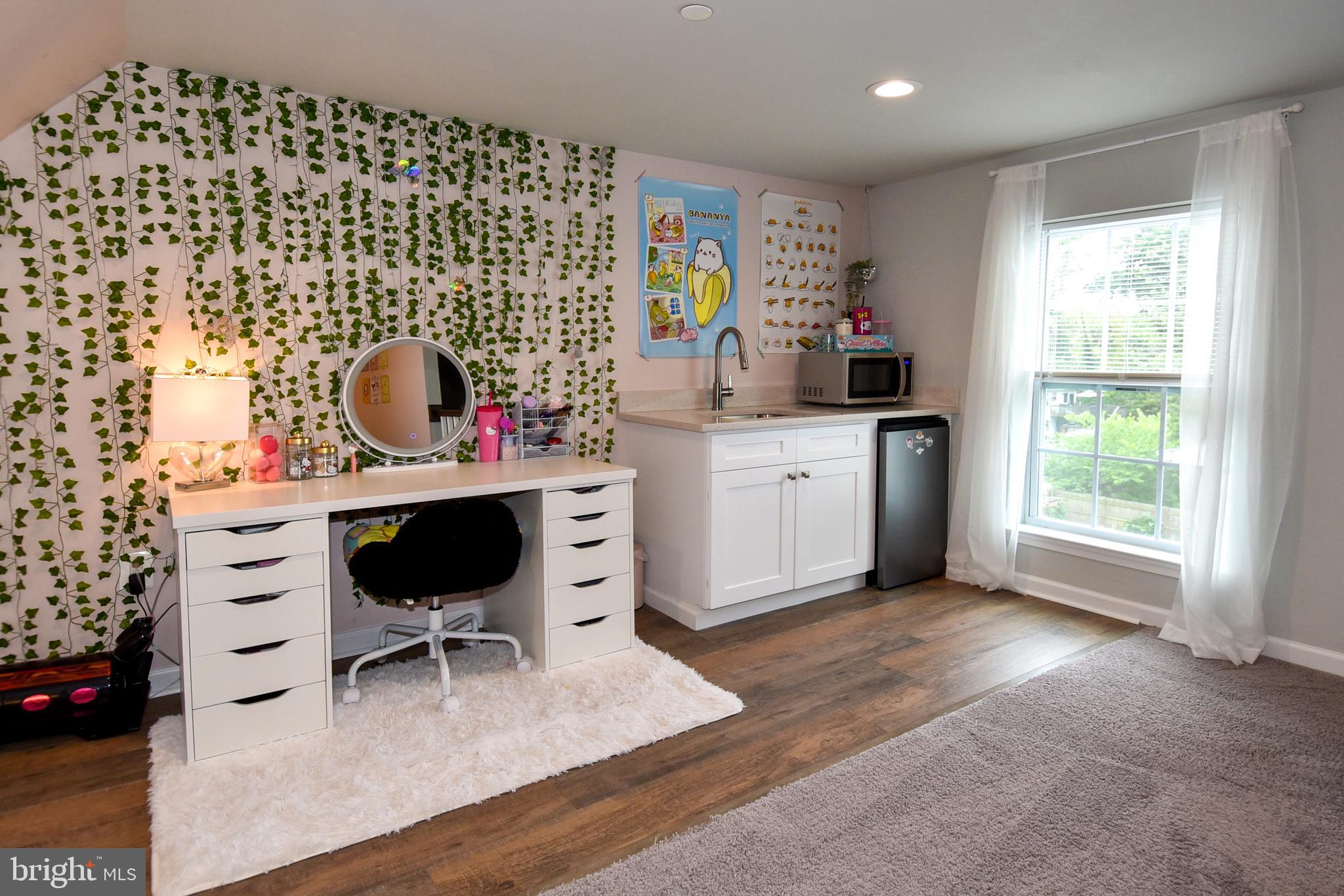 368 Winmeyer Avenue Odenton, MD 21113 - Photo 39 of 54 UP LEV 2 PRIMARY BEDROOM 2 HAS WET BAR W/ QUARTZ