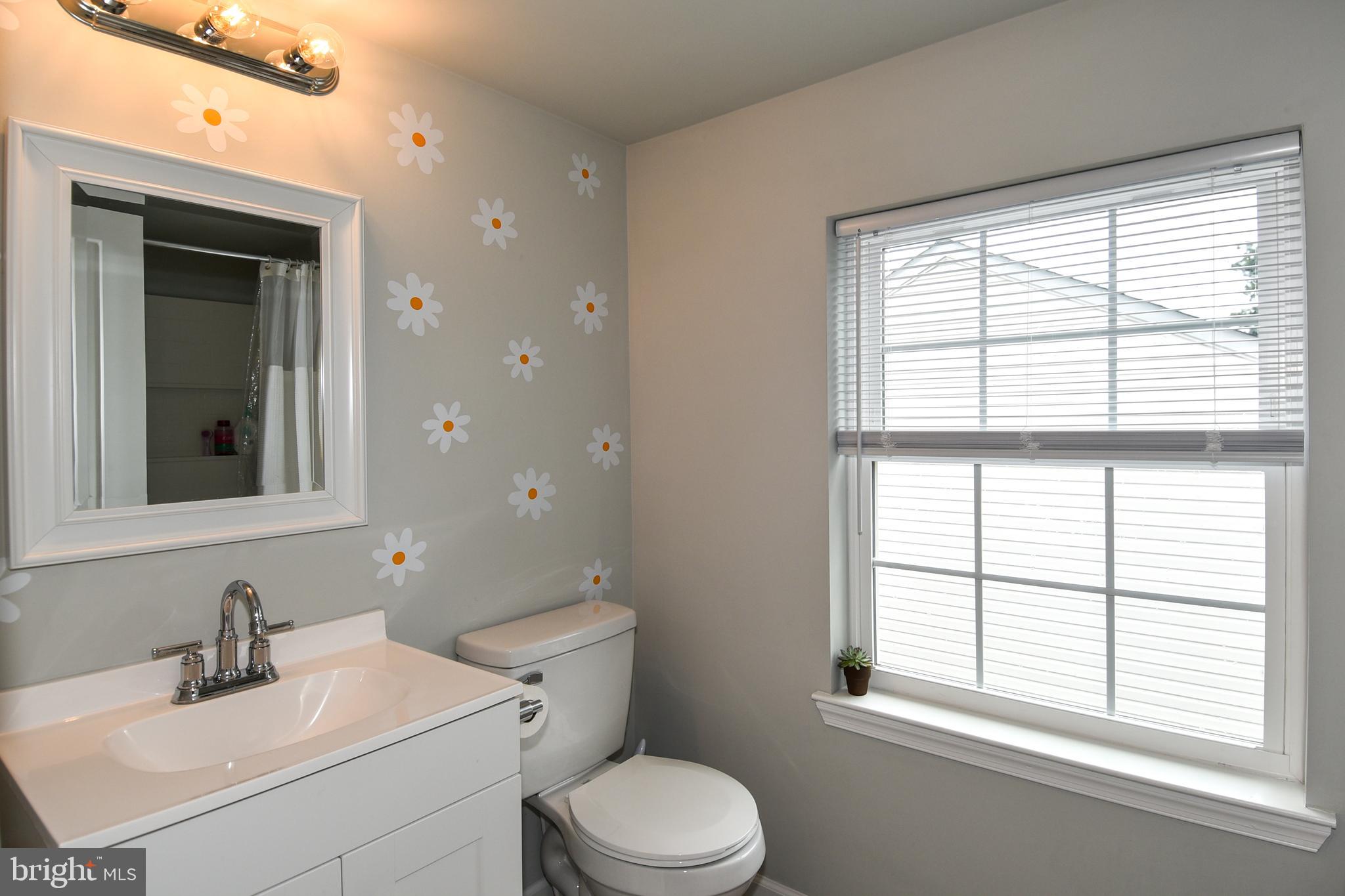 368 Winmeyer Avenue Odenton, MD 21113 - Photo 42 of 54 UPPER LEVEL 2 PRIMARY BATHROOM 2