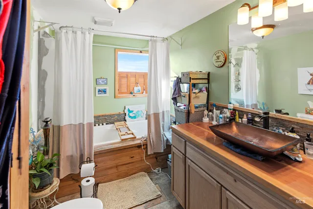 $1,200,000 | 5109 Hyline Road, Ontario, OR 97914