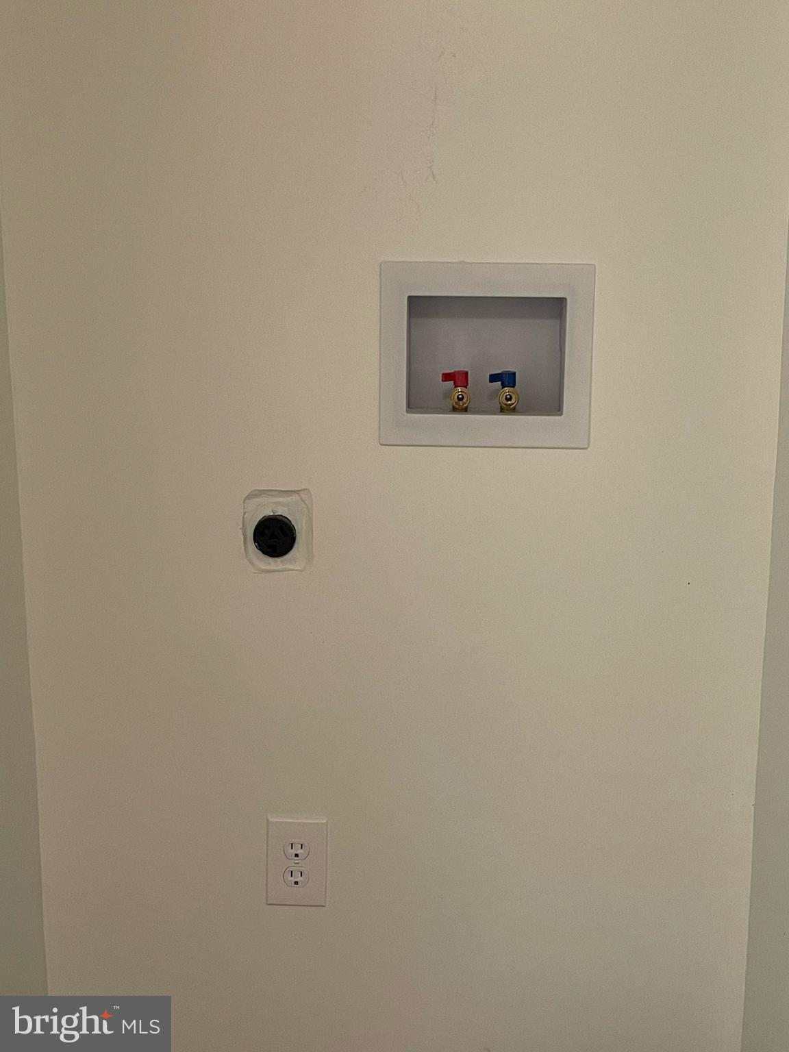 4504 Mine Road Fredericksburg, VA 22408 - Photo 30 of 55 Stackable Washer/Dryer Hook Up - Upper Level
