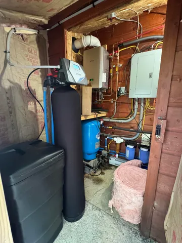 $324,900 | 162 Island Road, St. Agatha, ME 04772