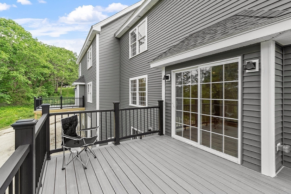 72 A Cottage Lane, Unit LEFT HALF) Templeton, MA 01468 - Photo 32 of 40