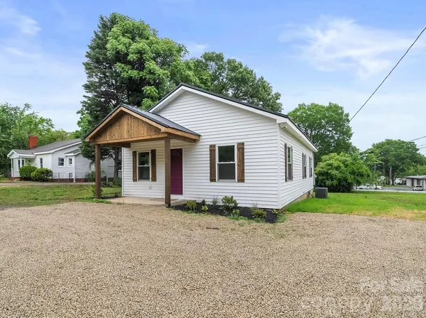 $297,500 | 1067 Old Charlotte Road Southwest, Concord, NC 28027