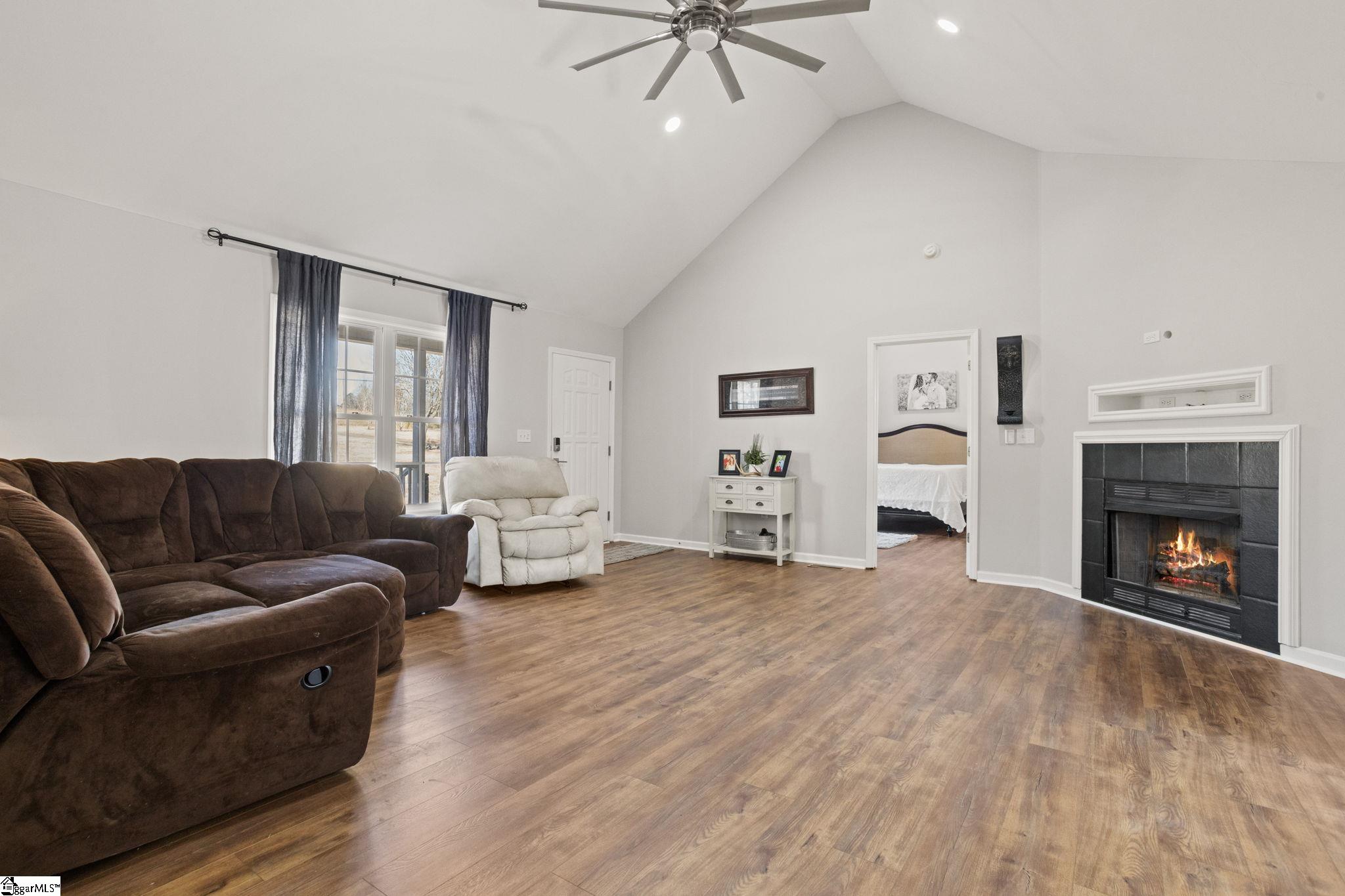 5800 Highway 357 Campobello, SC 29322 - Photo 5 of 39