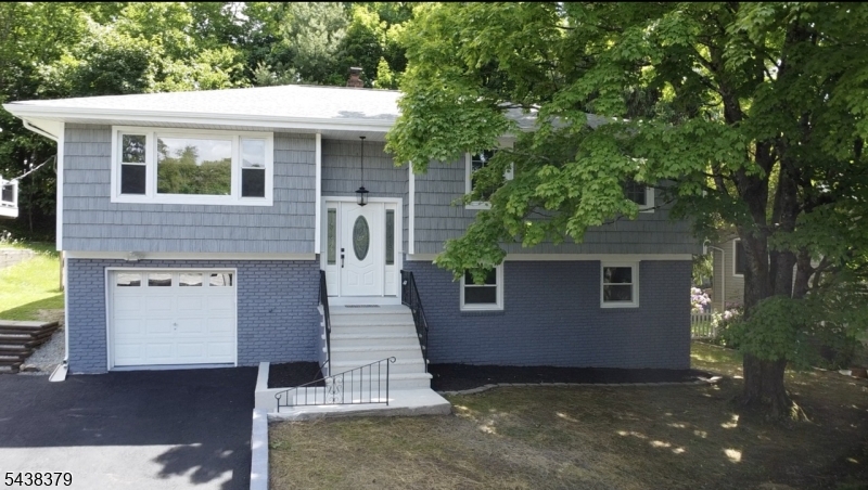 504 Edith Road Landing, NJ 07850 - Photo 2 of 18