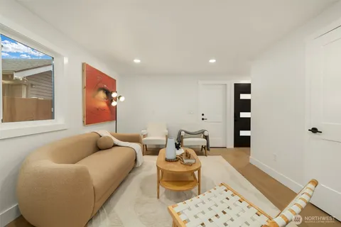 $949,900 | 1039 Northeast 113th Street, Seattle, WA 98125