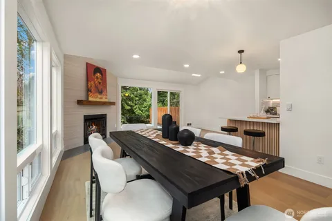 $949,900 | 1039 Northeast 113th Street, Seattle, WA 98125