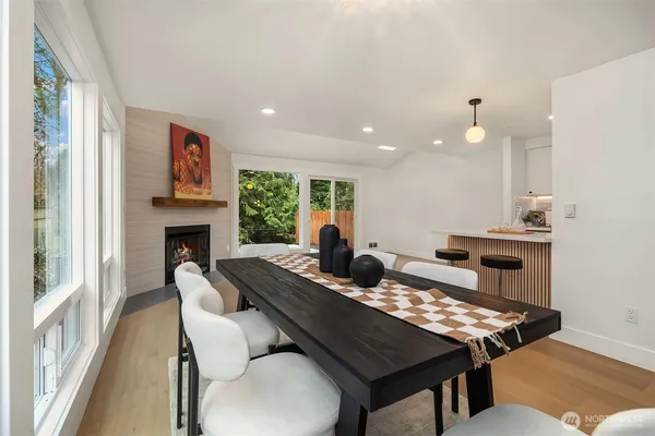 $949,900 | 1039 Northeast 113th Street, Seattle, WA 98125