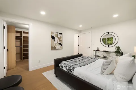 $899,950 | 1039 Northeast 113th Street, Seattle, WA 98125