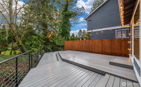 $949,900 | 1039 Northeast 113th Street, Seattle, WA 98125