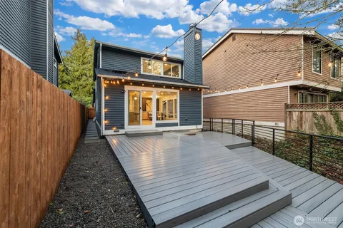 $899,950 | 1039 Northeast 113th Street, Seattle, WA 98125