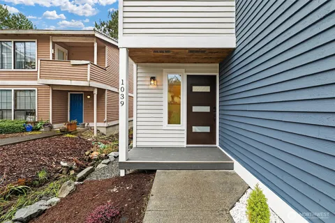 $949,900 | 1039 Northeast 113th Street, Seattle, WA 98125