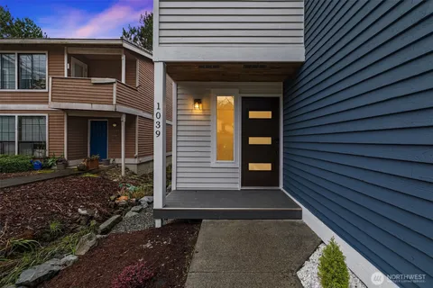 $899,950 | 1039 Northeast 113th Street, Seattle, WA 98125