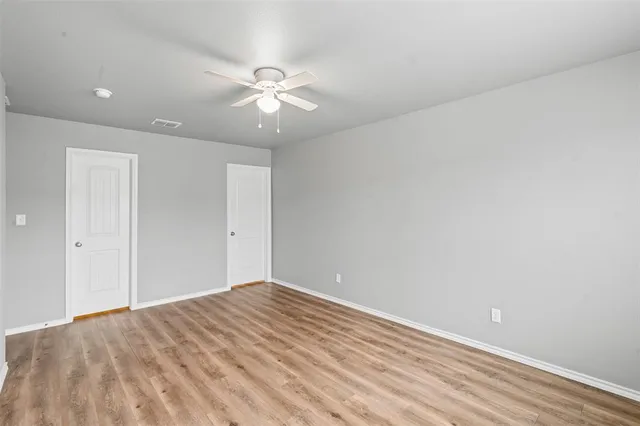 $1,750 | 129 Abbey Park Court, Granbury, TX 76049