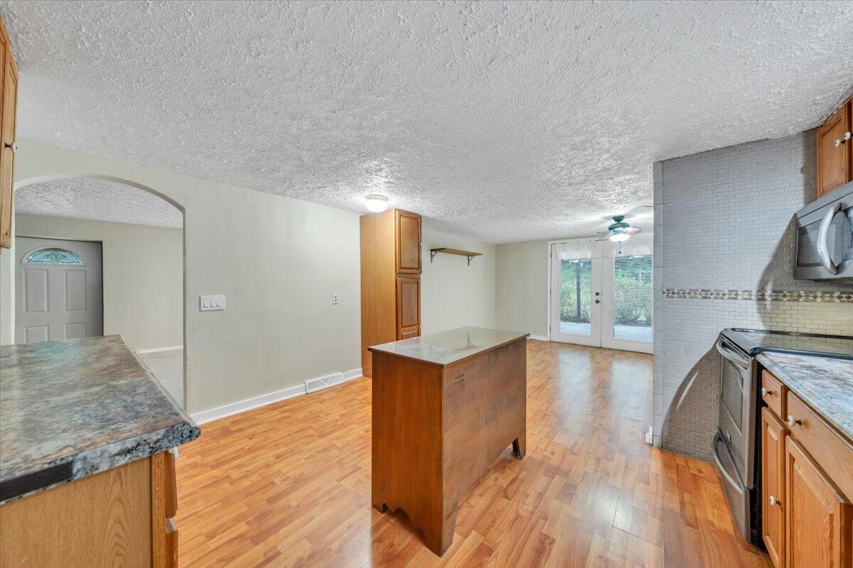 2840 Sha-Al Road Roanoke, VA 24014 - Photo 15 of 57 15-MIB00449