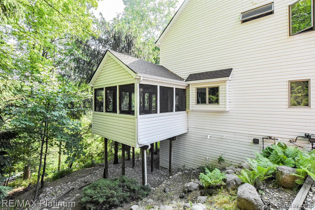 7976 Lee Road Brighton, MI 48116 - Photo 48 of 54