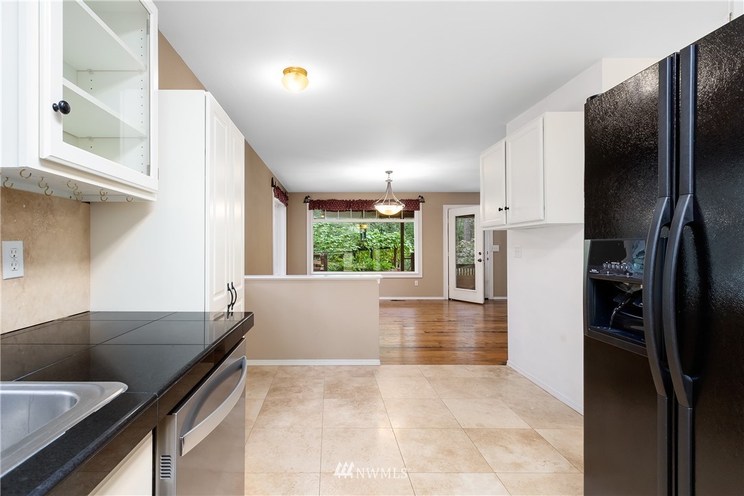 7333 Southeast Fragaria Road Olalla, WA 98359 - Photo 17 of 25 Gallery Image 17