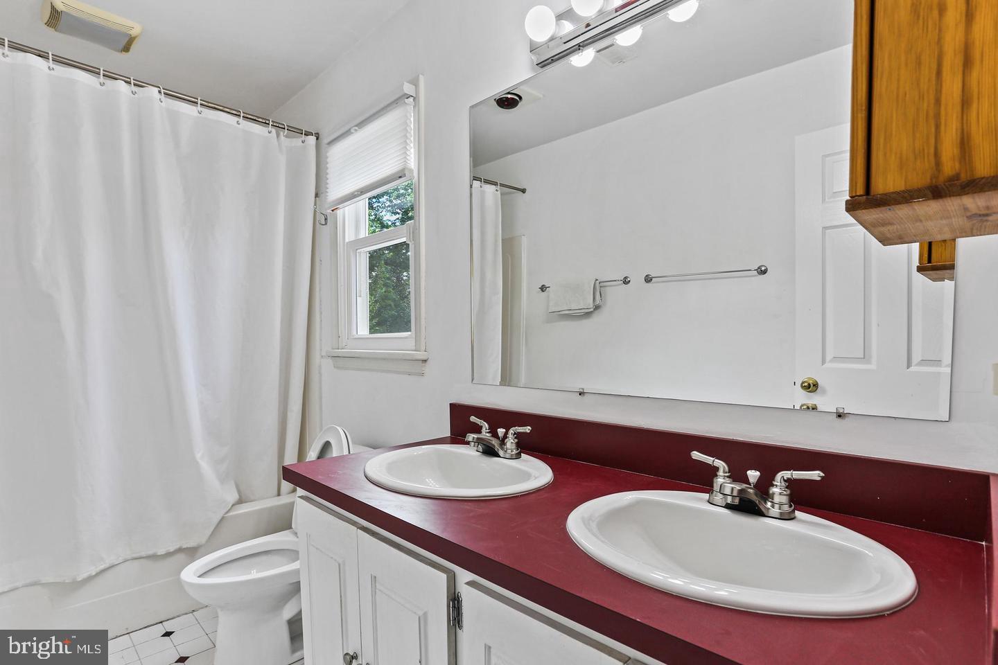 11713 Kingtree Street Silver Spring, MD 20902 - Photo 17 of 21 Gallery Image 17