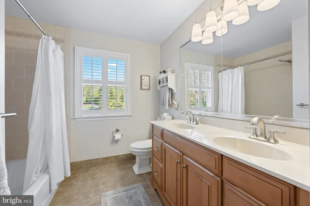 $995,000 | 50 Founders Way, Downingtown, PA 19335