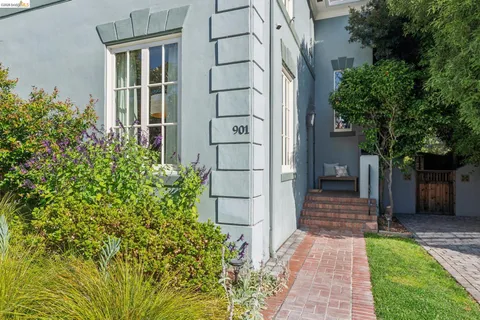 $1,795,000 | 901 Paramount Road, Oakland, CA 94610