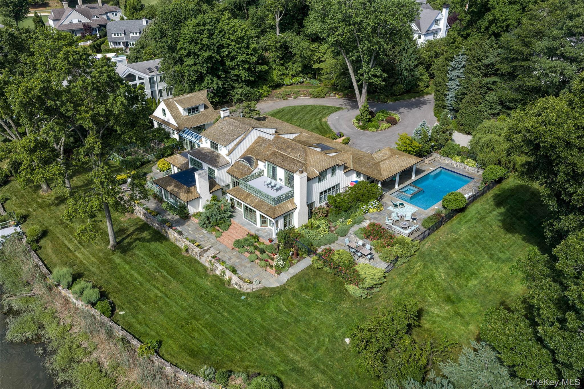 87 Hix Avenue Rye, NY 10580 - Photo 2 of 43