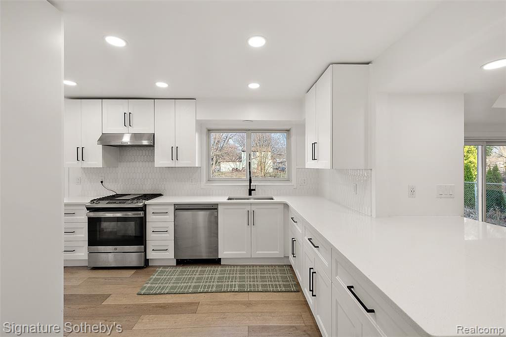 569 Worthington Road Canton, MI 48188 - Photo 5 of 23 Gallery Image 5