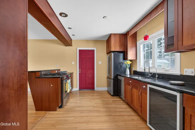 $425,000 | 2510 Troy-Schenectady Road, Niskayuna, NY 12309