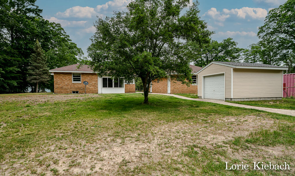 2891 West Fruitport Road Spring Lake, MI 49456 - Photo 7 of 43 2891W.Fruitport08Lores