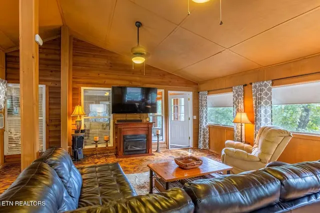 $545,000 | 865 River Divide Road, Sevierville, TN 37876