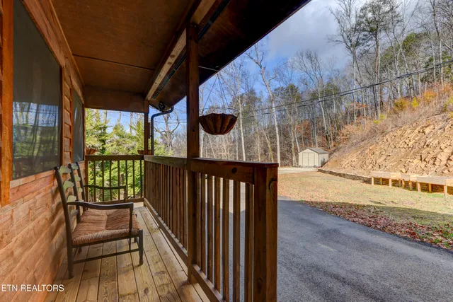 $545,000 | 865 River Divide Road, Sevierville, TN 37876