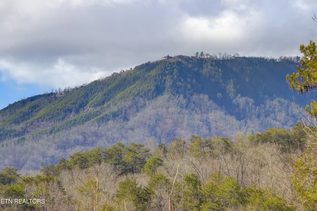 $545,000 | 865 River Divide Road, Sevierville, TN 37876