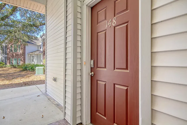 $2,000 | 148 Golfview Lane, Summerville, SC 29485